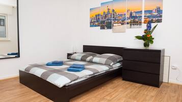 City Apartment, 2 Bedrooms, Non Smoking | 2 bedrooms, desk, laptop workspace, iron/ironing board