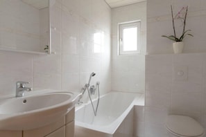 City-Apartment, 2 Schlafzimmer, Nichtraucher | Badezimmer