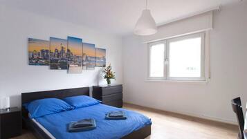 City Apartment, 2 Bedrooms, Non Smoking | 2 bedrooms, desk, laptop workspace, iron/ironing board