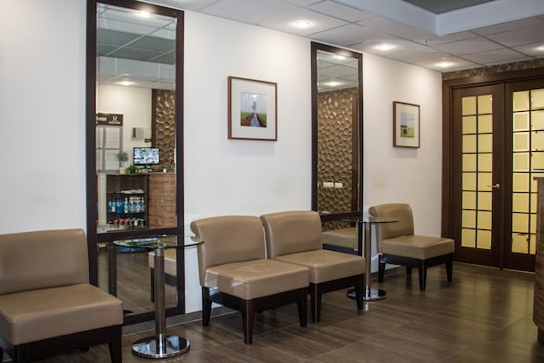 Lobby sitting area - Yamskoy Hotel (Yam)