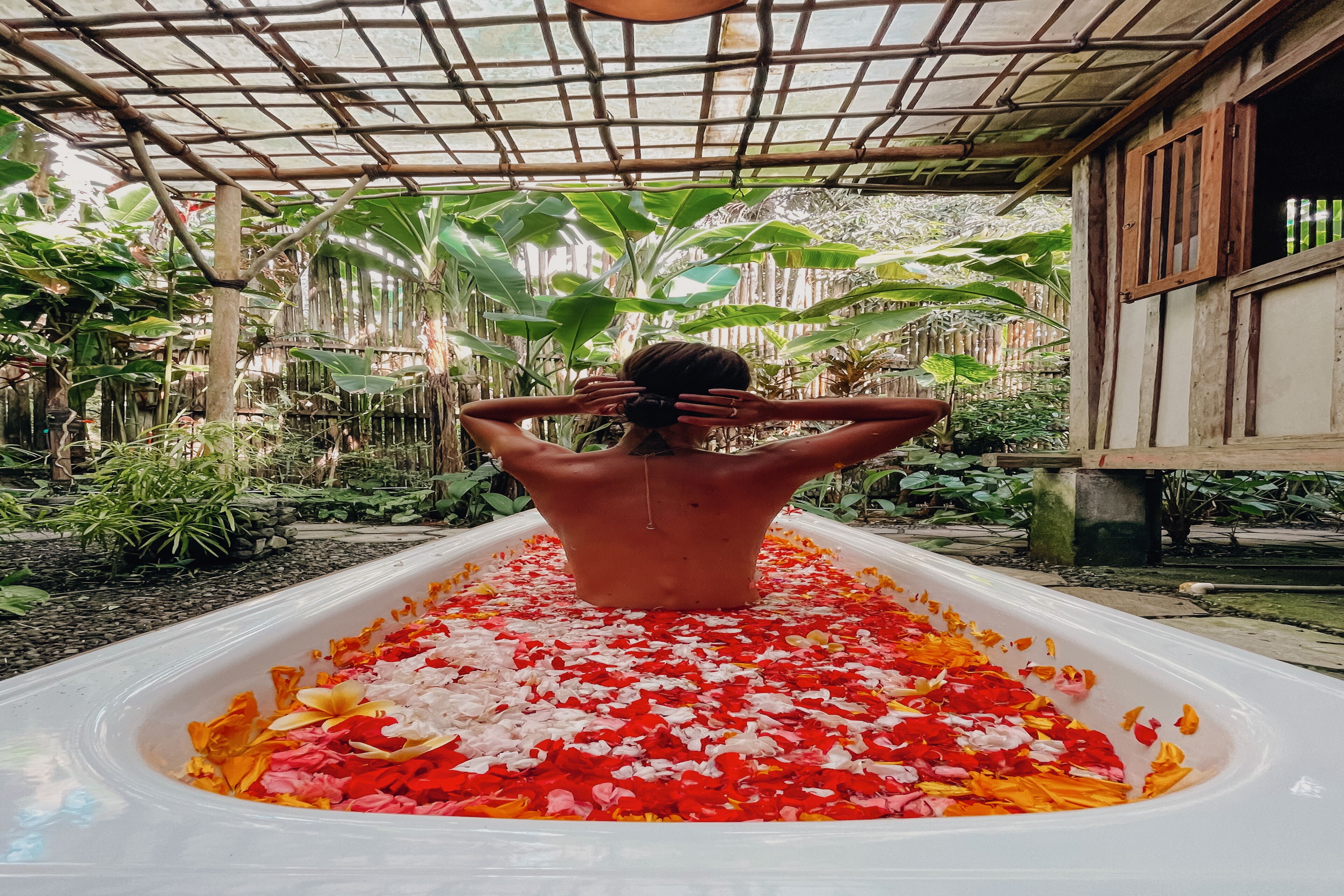 芳香疗法、热石按摩、深层组织按摩、按摩服务