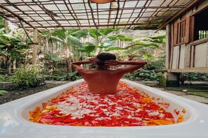 芳香疗法、热石按摩、深层组织按摩、按摩服务