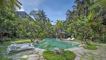 2 outdoor pools, an infinity pool, pool umbrellas, sun loungers