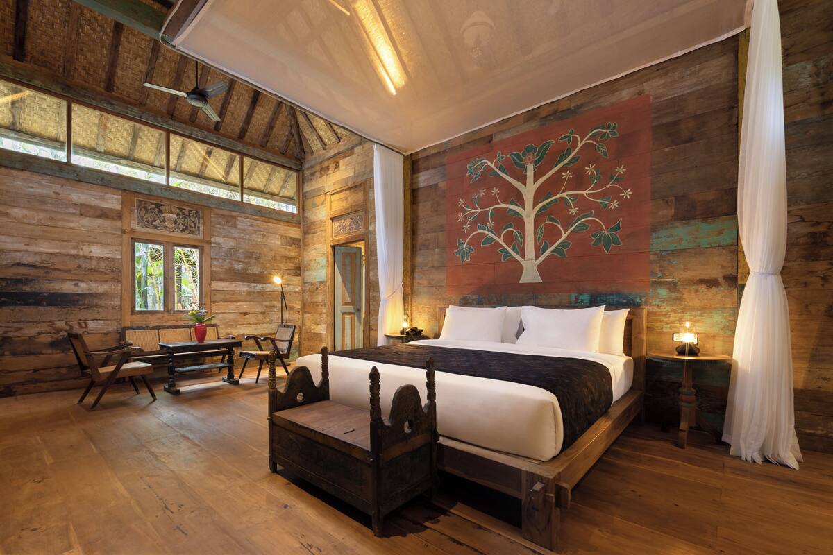 Wooden Suite with 30minutes Massage | Minibar, in-room safe, desk, laptop workspace