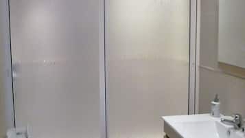 Appartamento, 2 camere da letto | Bagno | Doccia, asciugacapelli, bidet