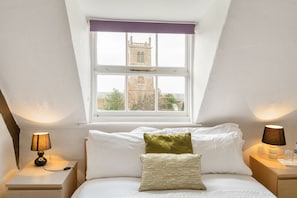 双人房, 私人浴室, 庭院景观 (Attic Double Room)