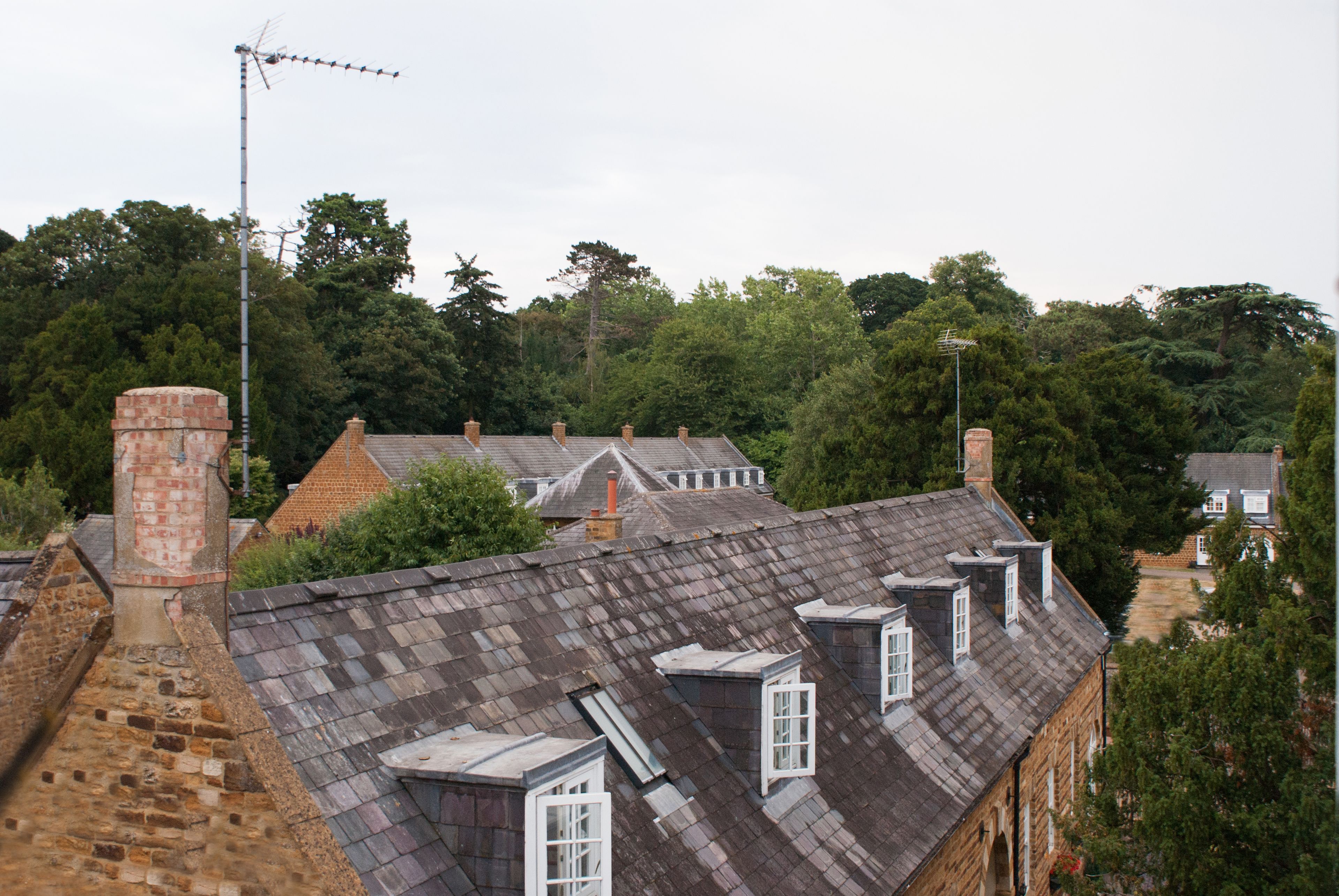 superior suite, private bathroom, courtyard view (attic family room)