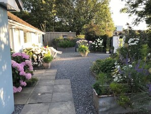 Property grounds - Gower View Luxury bed & Breakfast (Tenby)