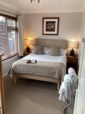Family Suite, 3 Bedrooms, Shared Bathroom | Desk, free WiFi, bed sheets - Furan (Inverness)
