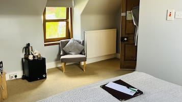 Double Room, Ensuite | Desk, free WiFi, bed sheets