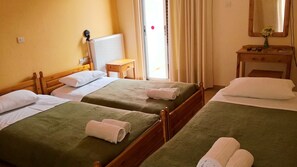 Business Triple Room, 3 Single Beds, Non Smoking, Sea View | 1 bedroom, premium bedding, Select Comfort beds, minibar