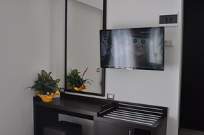 Minibar, in-room safe, desk, soundproofing - Hotel Adriatic & Beauty (Rimini)