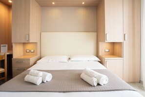 Minibar, coffres-forts dans les chambres, bureau, chambres insonorisées