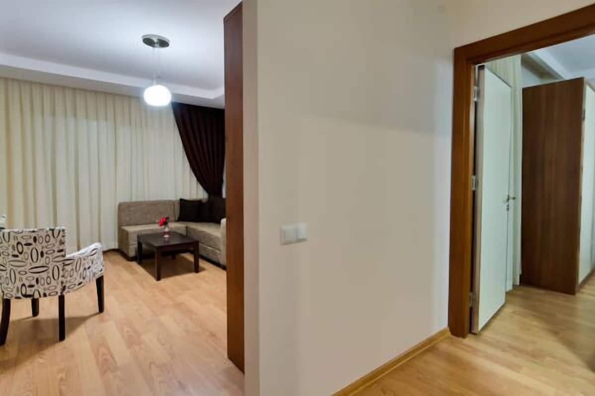 Deluxe Suite, 1 Bedroom | 1 bedroom, Egyptian cotton sheets, premium bedding, desk