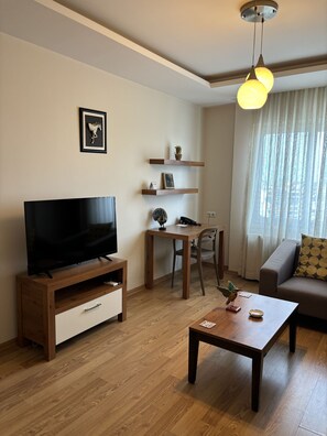 Family Suite, 2 Bedrooms | Egyptian cotton sheets, premium bedding, desk, soundproofing - Upart Home (Mersin)