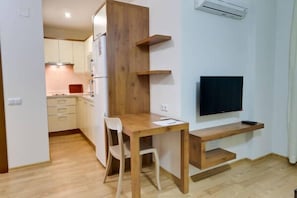 Standard Room | Bathroom | Shower, free toiletries, hair dryer, slippers - Upart Home (Mersin)