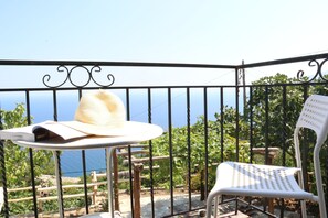 Maison, 4 chambres | Balcon