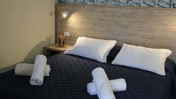 Frette Italian sheets, premium bedding, in-room safe, desk