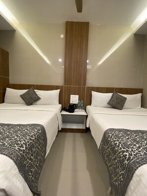 Family Room, 1 Double Bed, Smoking, City View | Premium bedding, in-room safe, desk, soundproofing - Hotel Sivas Regency (Theni)