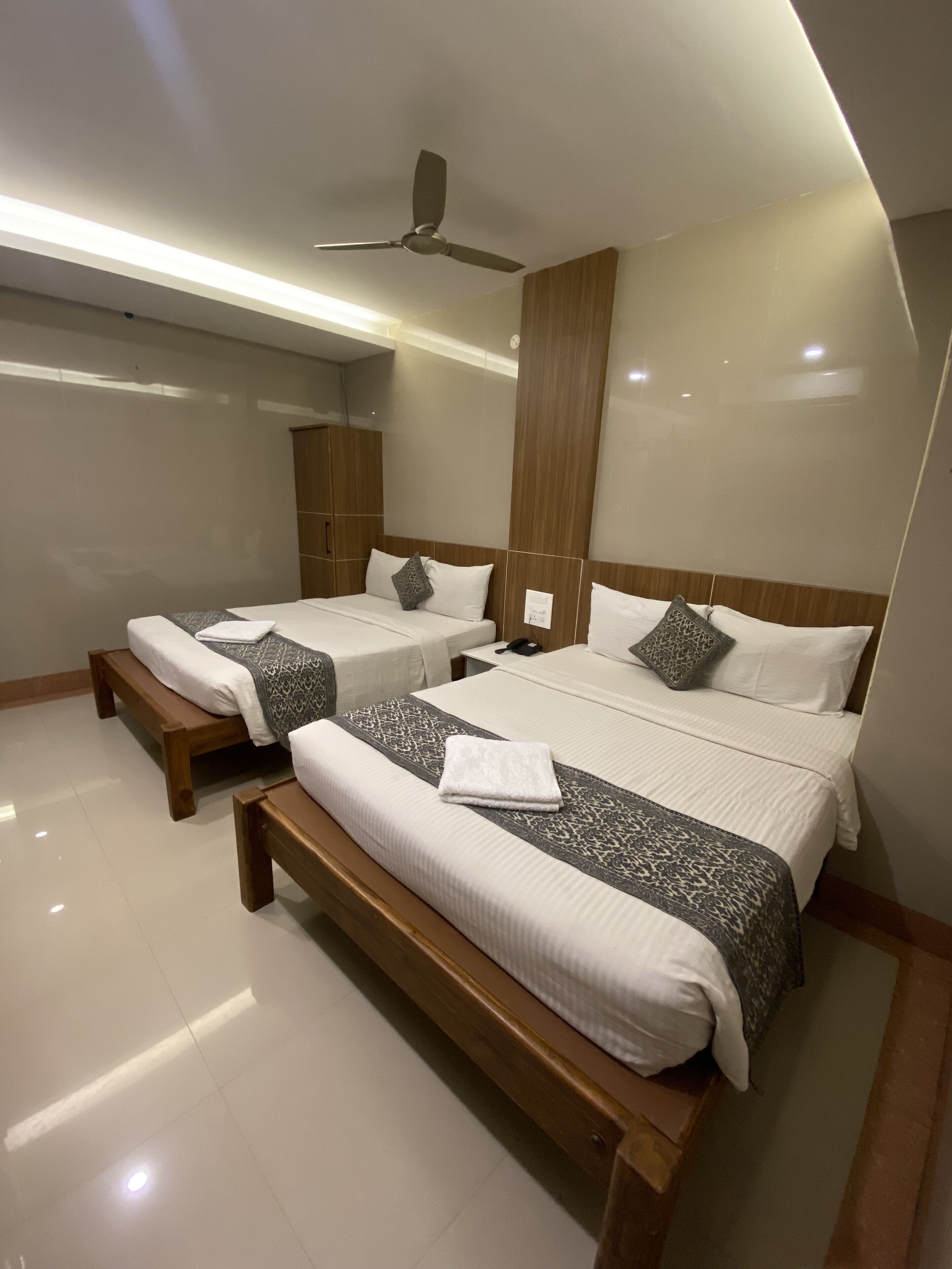 Family Room, 1 Double Bed, Smoking, City View | Premium bedding, in-room safe, desk, soundproofing