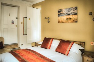 Habitación Confort doble, 1 cama doble, no fumadores | Decoración individual, wifi gratis, ropa de cama