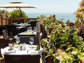 Dinner served - Hotel Miramar (Bournemouth)