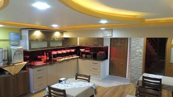Free daily buffet breakfast