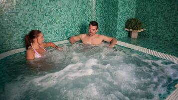 Indoor spa tub