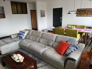 Apartment, 3 Bedrooms | 3 bedrooms, desk, iron/ironing board, free WiFi - Polana Holiday Apartment (Maputo)