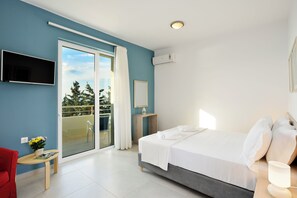 Deluxe Double Room, Sea View | Terrace/patio - Casa Manolesos (Chania)