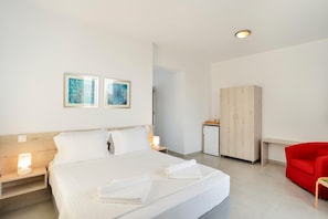 Doppia Deluxe, vista mare | Biancheria da letto di alta qualità, una cassaforte in camera