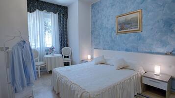 Superior-Doppelzimmer | Daunenbettdecken, Schreibtisch, laptopgeeigneter Arbeitsplatz