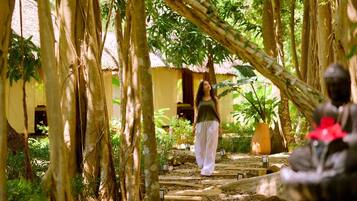 Couples treatment rooms, body treatments, body scrubs, facials