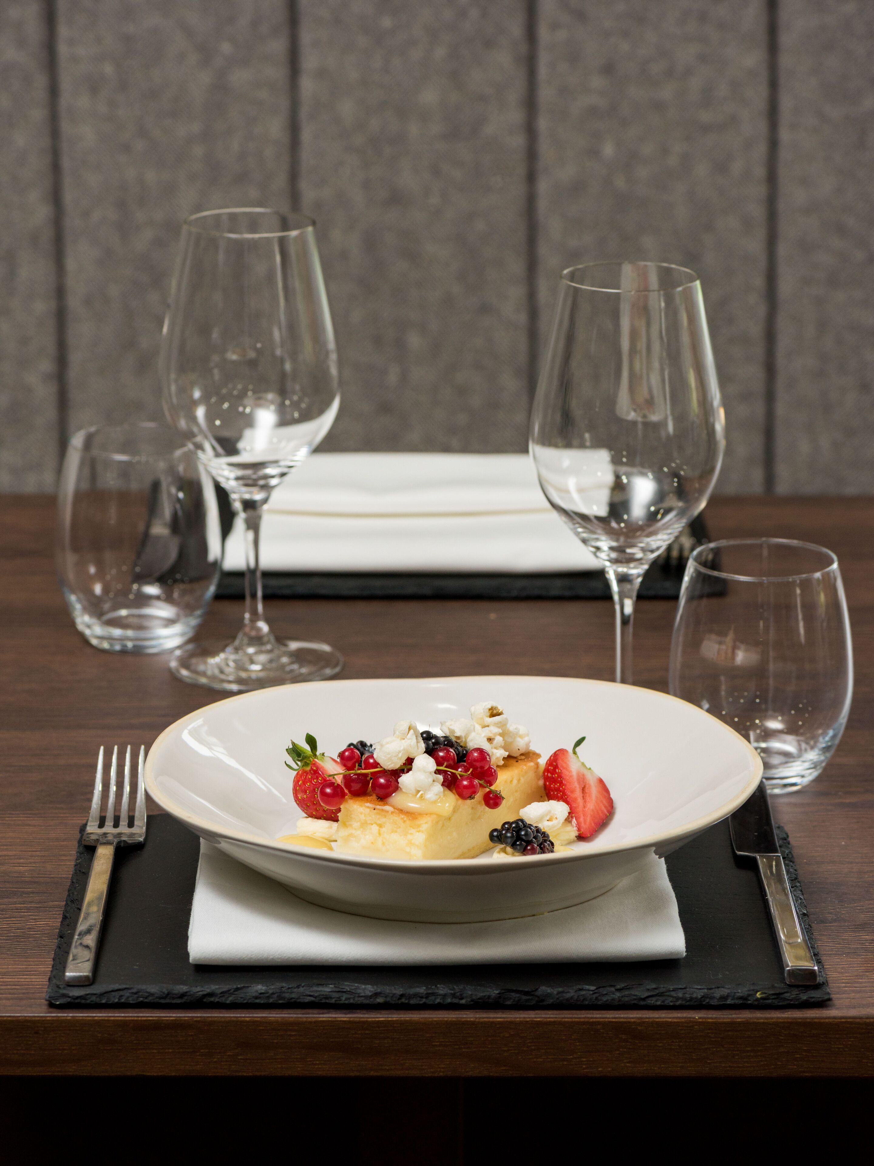 dinner served, british cuisine, sea views