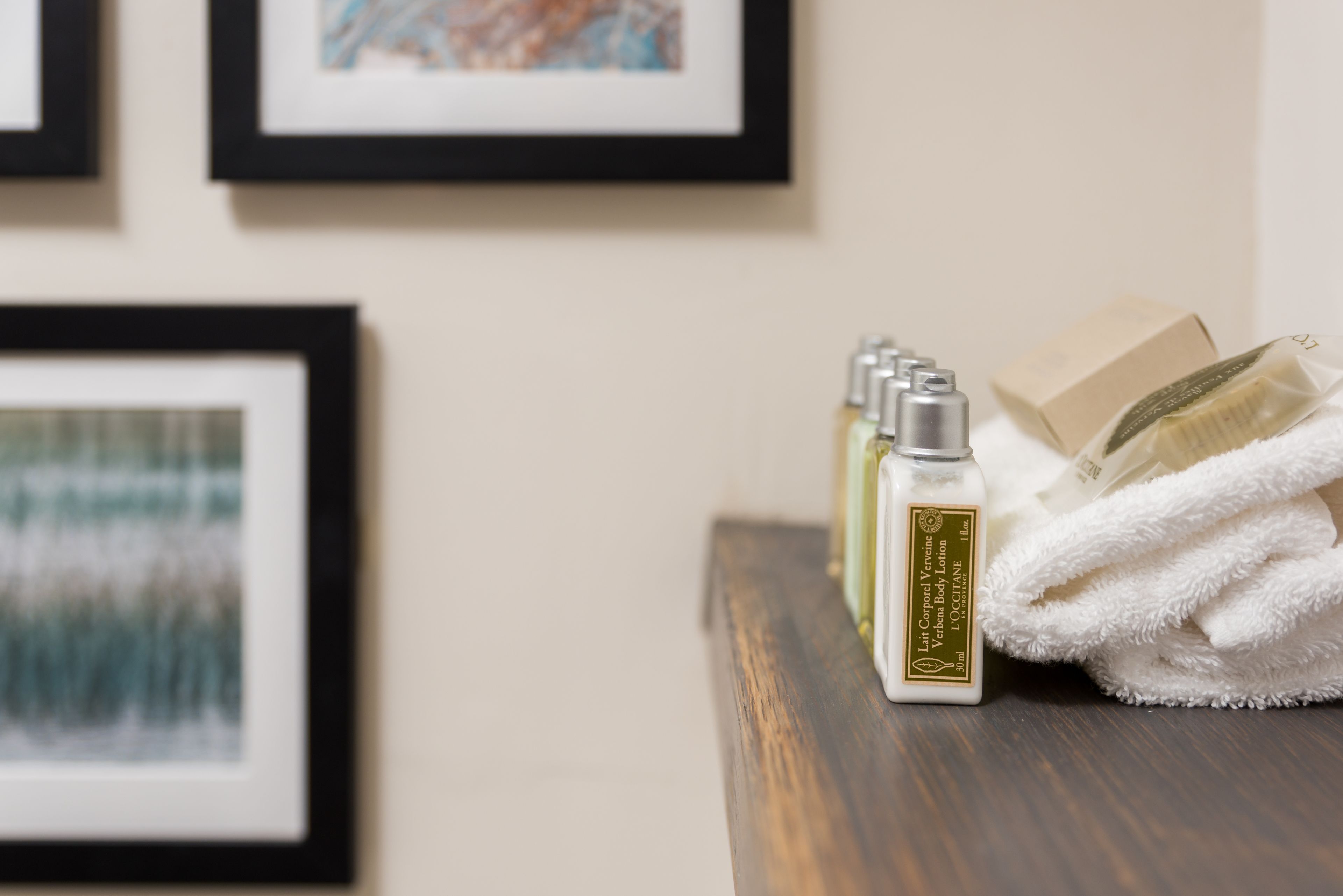 basic room, 1 double bed | bathroom | shower, rainfall showerhead, free toiletries, hair dryer