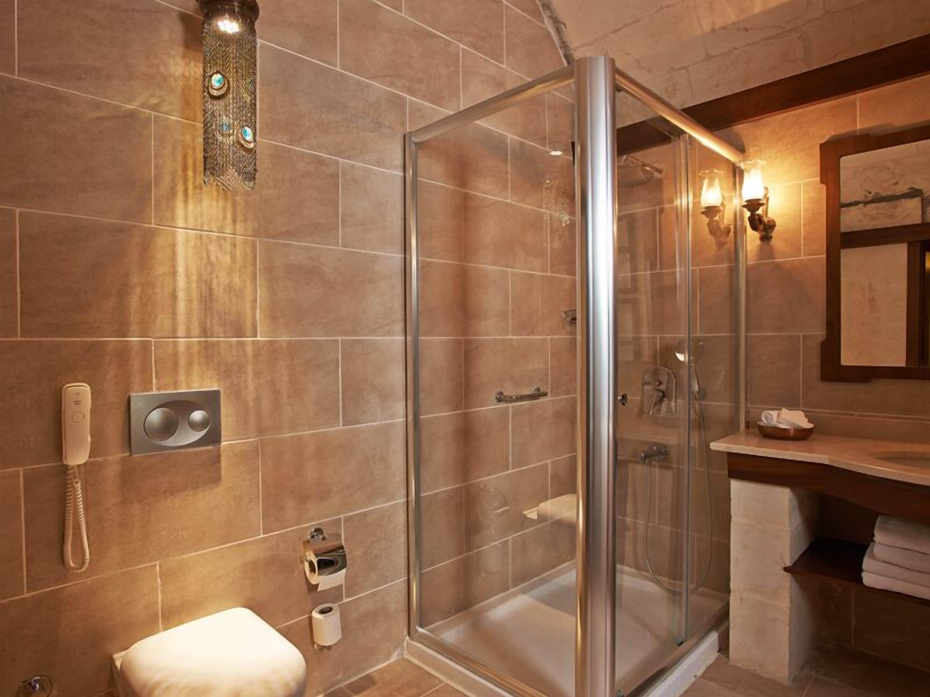 shower, free toiletries, hair dryer, slippers