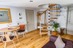 The Cottage | Escritorio, tabla de planchar con plancha, wifi gratis y ropa de cama