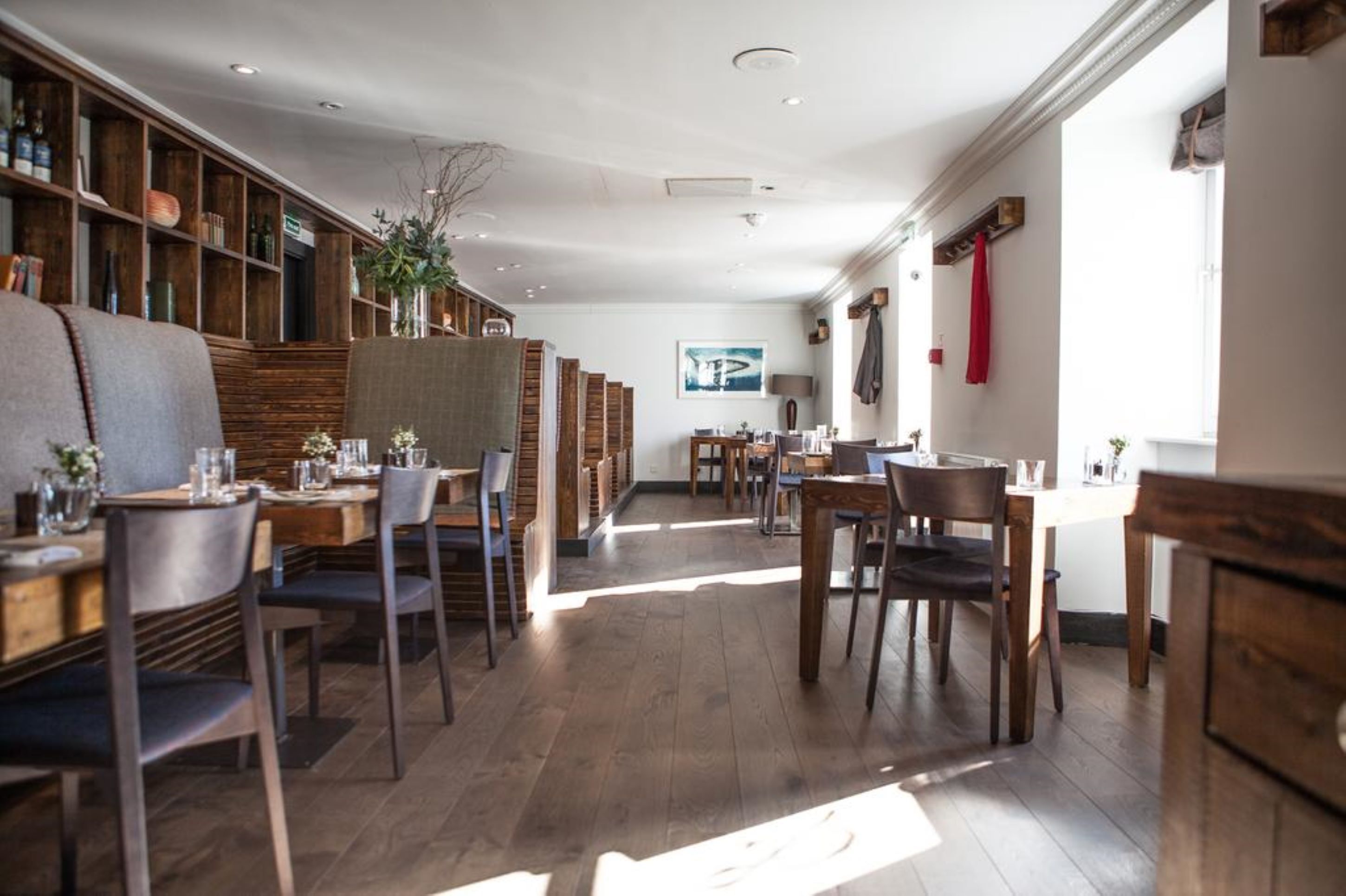 Aperto a colazione, pranzo e cena, cucina locale 