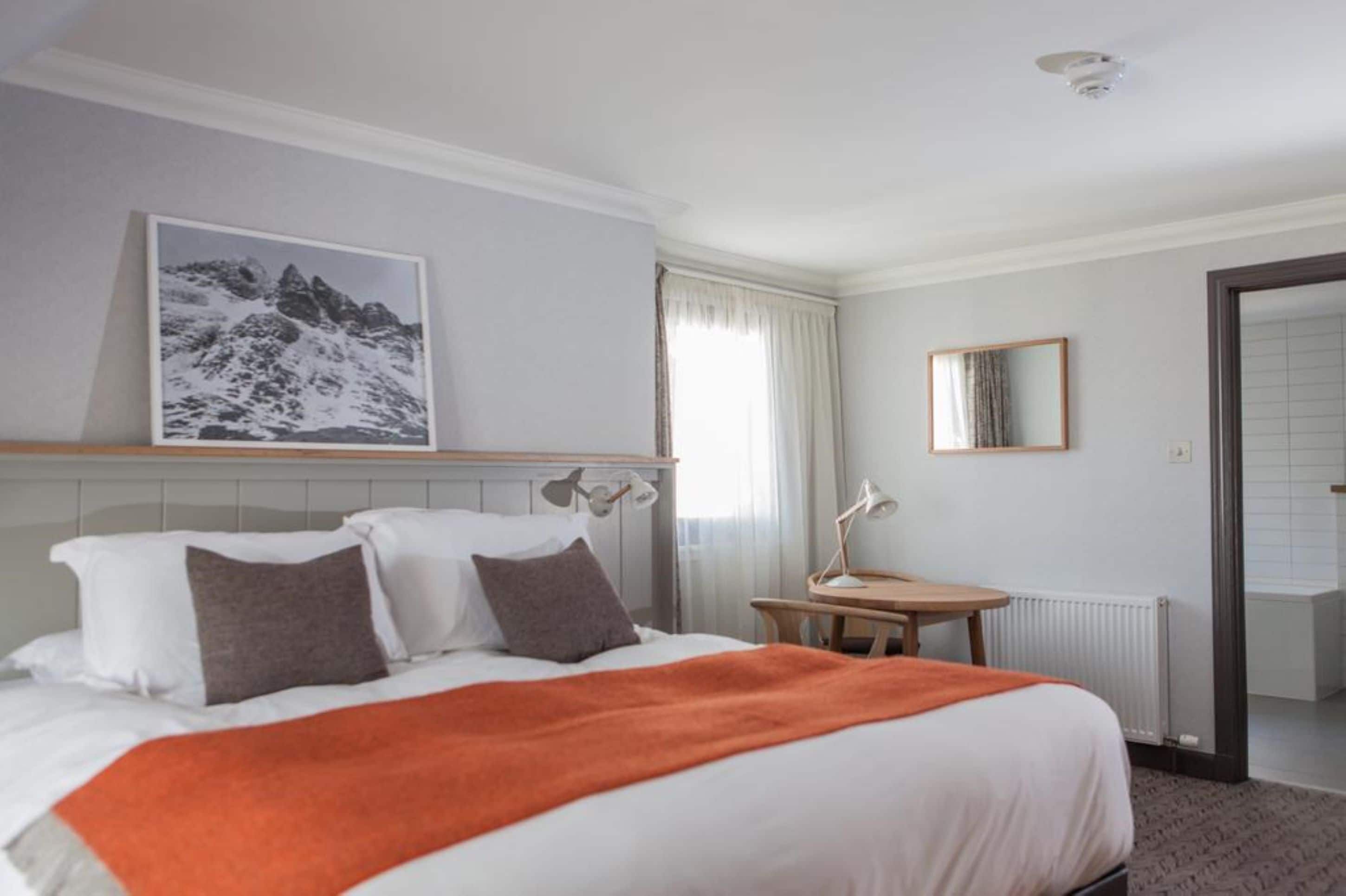 premium double room | desk, iron/ironing board, free wifi, bed sheets