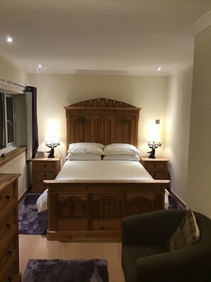 Premium bedding, iron/ironing board, free WiFi, bed sheets