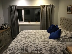 Premium bedding, iron/ironing board, free WiFi, bed sheets