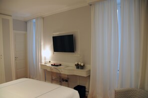 Junior Suite, 1 Queen Bed (White) | Room amenity - Suite Fontana di Trevi (Rome)