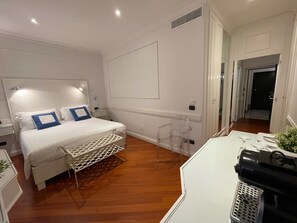 Phòng Suite phong cách cổ điển, 1 giường cỡ queen và sofa giường, quang cảnh thành phố | Tiện nghi tại phòng