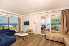 Free minibar, in-room safe, desk, blackout curtains