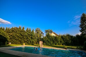 Outdoor pool - Jugendhotel Egger (Villach)