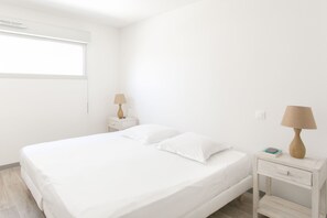 Twin Apartment | 1 bedroom, soundproofing, iron/ironing board, free WiFi