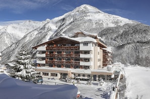 Front of property - Alpengasthof Grüner (Soelden)