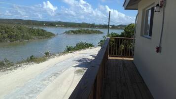 Comfort Condo | Lake view