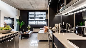 Double Room, 1 Bedroom (404) | Private kitchen | Full-size fridge, microwave, oven, stovetop