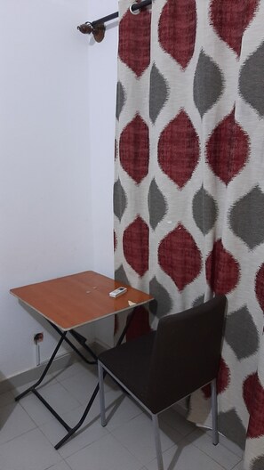 Chambre double | Bureau, fer et planche à repasser, accès au Wi-Fi (inclus)